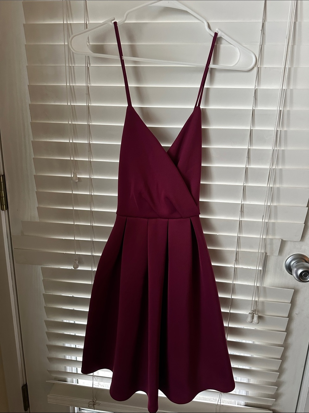 Women's V-Neck Pleated A-Line Dress in Wine